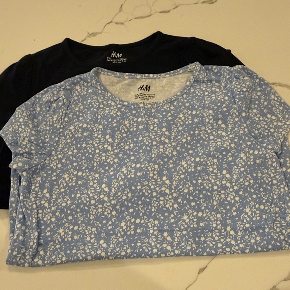 Girls Kids bundle (5) - Two Tops 3 bottoms - Picture 2 of 16